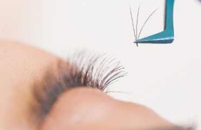 professional-stylist-lengthening-female-lashes-2025-02-14-13-17-02-utc